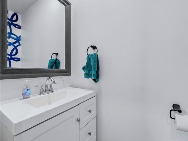 22711 Vera Street, Warrensville Heights, OH 44128 Photo 24