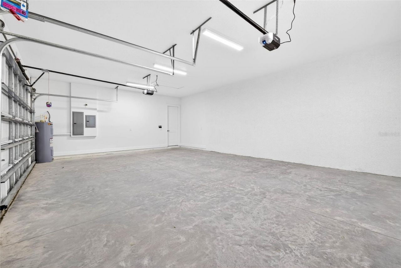 14823 Crimson Oaks Trail, Dade City, FL 33525 Photo