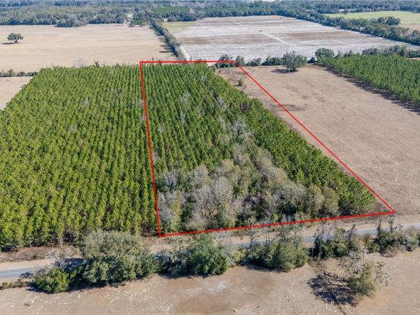 002 NW 10TH AVENUE, TRENTON, FL 32693