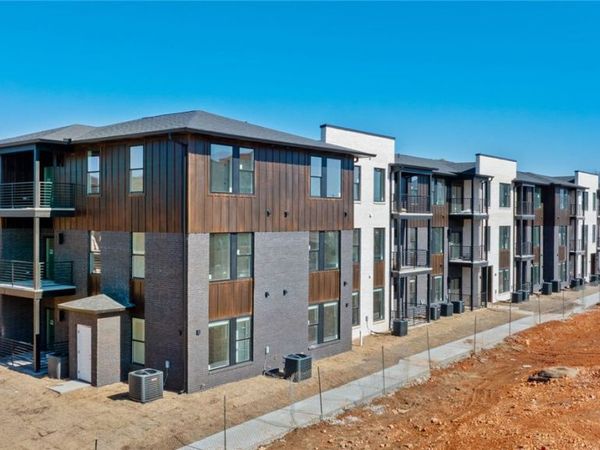 3319 MP Parkway, Unit 202, Bentonville, AR 72712