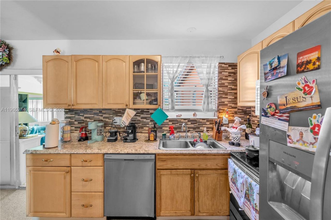 3235 SW 93rd Ct, Miami, FL 33165 Photo