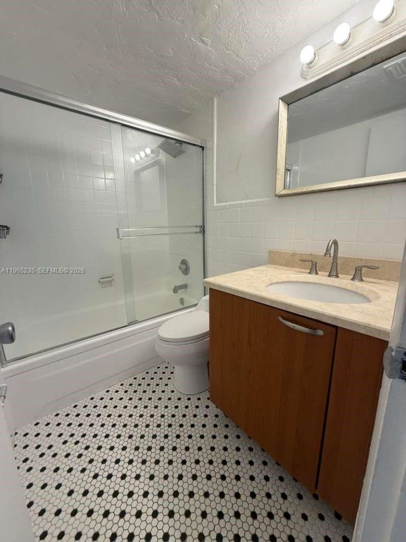 7917 West Dr, Unit 7, North Bay Village, FL 33141 Photo