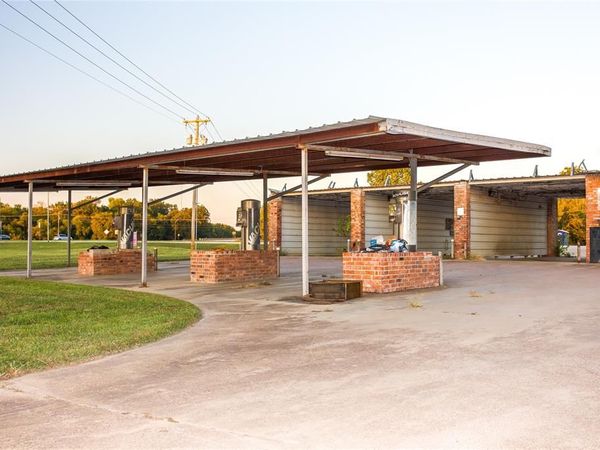 1300 Stonewall Street , Greenville, TX 75401