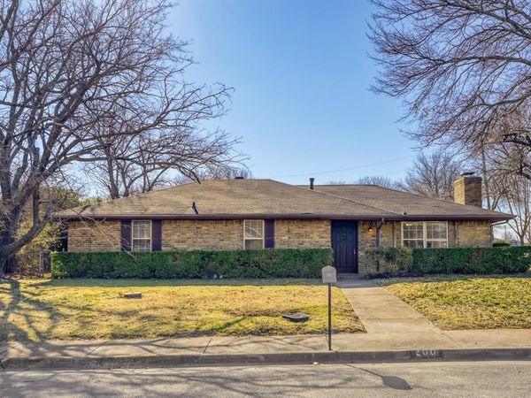200 Connie Drive, DeSoto, TX 75115