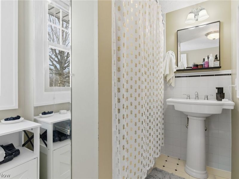 211 W Bridge Street, Berea, OH 44017 Photo 13