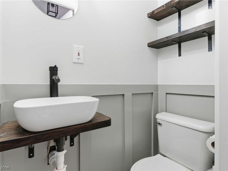 211 W Bridge Street, Berea, OH 44017 Photo 5