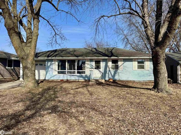 424 22nd Street SW, Mason City, IA 50401