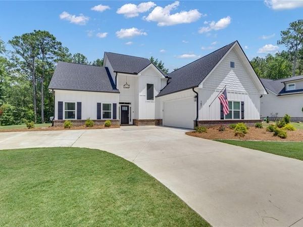 147 Wolf Creek Cove, LaGrange, GA 30240