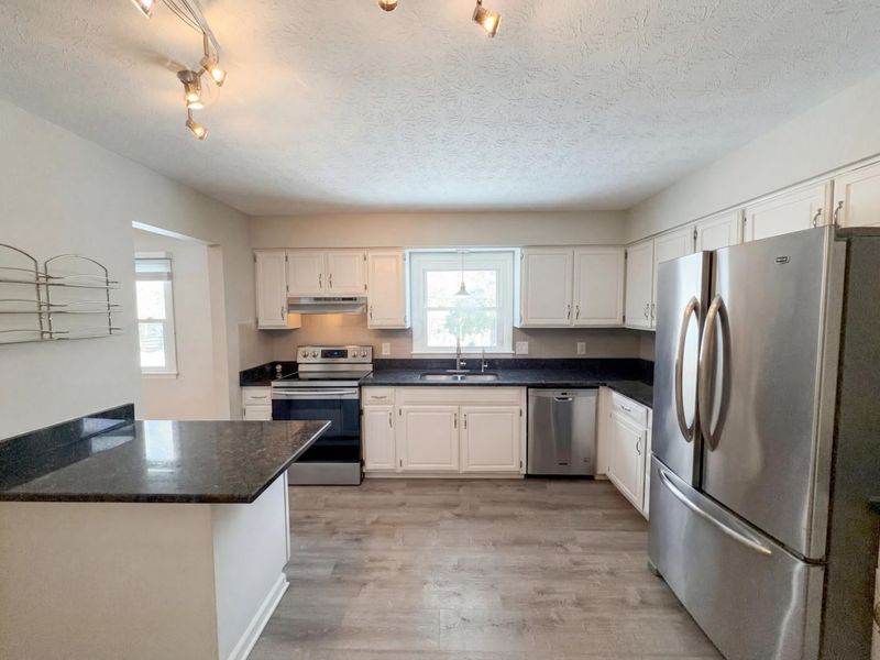 5644 Linworth Road , Columbus, OH 43235 Photo 10