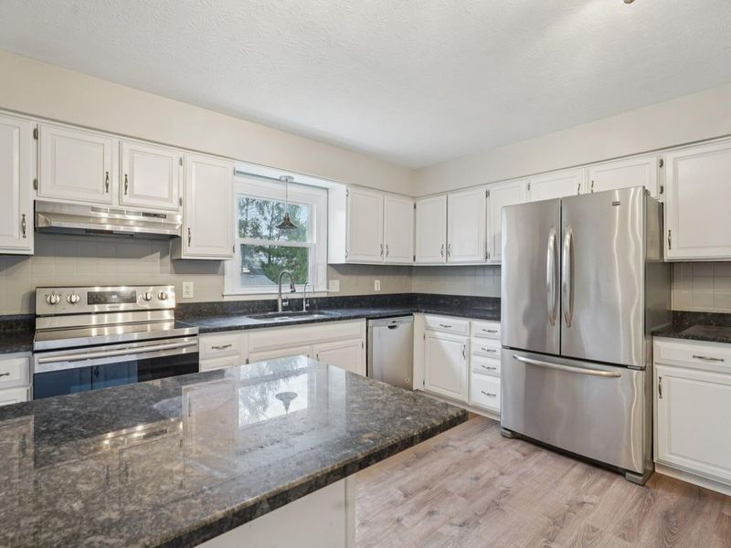 5644 Linworth Road , Columbus, OH 43235 Photo 11