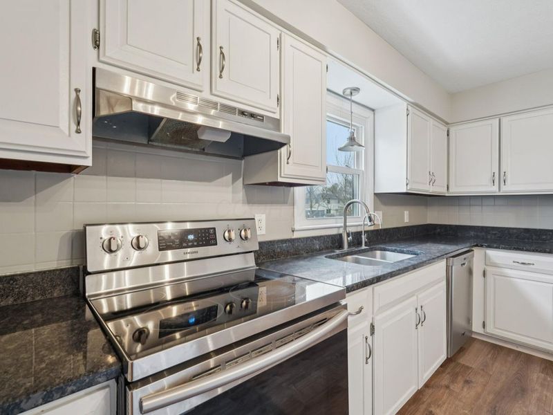 5644 Linworth Road , Columbus, OH 43235 Photo 12