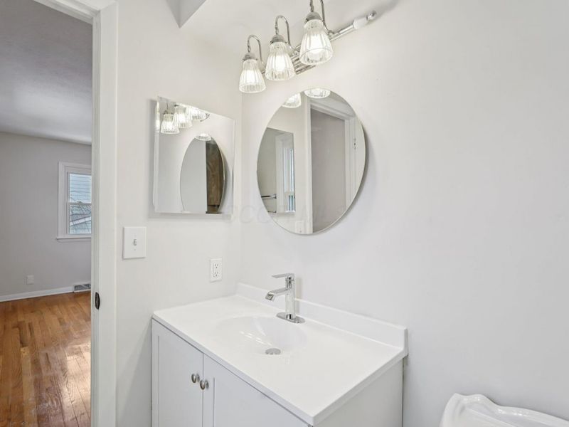 5644 Linworth Road , Columbus, OH 43235 Photo 18