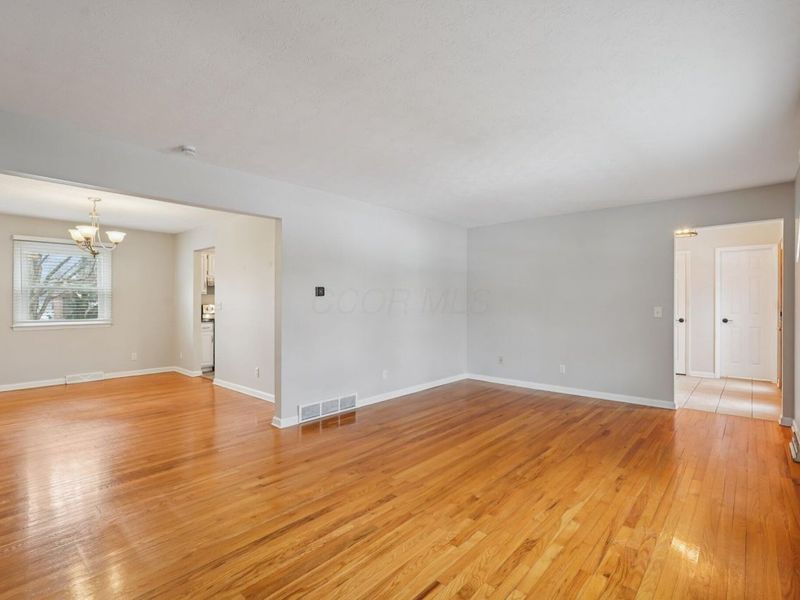 5644 Linworth Road, Columbus, OH 43235 Photo 2