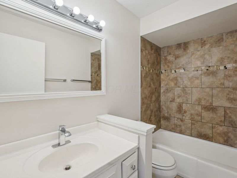 5644 Linworth Road , Columbus, OH 43235 Photo 22