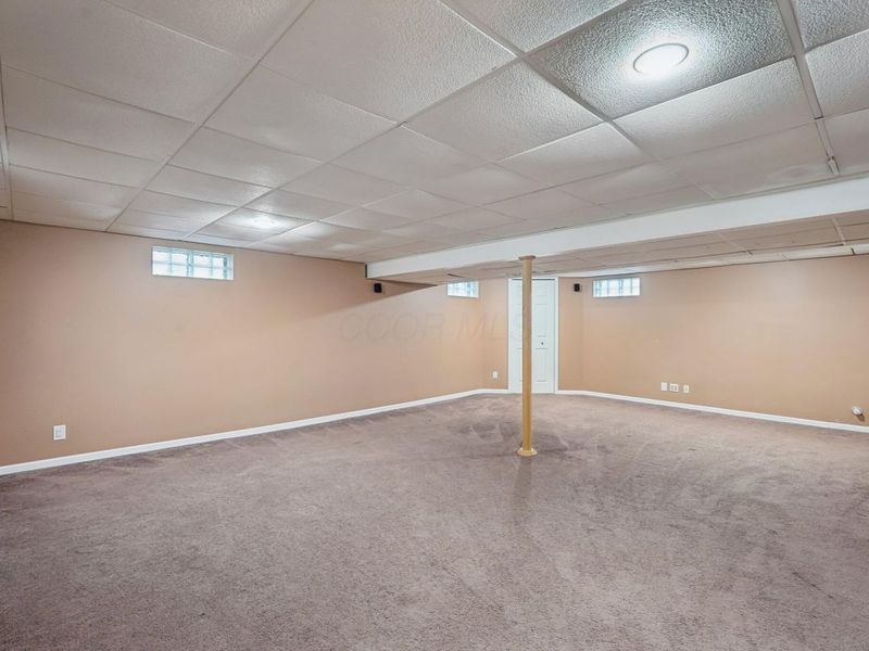 5644 Linworth Road , Columbus, OH 43235 Photo 24