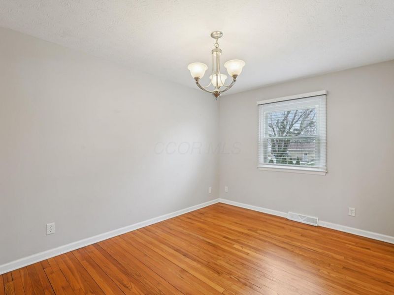 5644 Linworth Road, Columbus, OH 43235 Photo 4