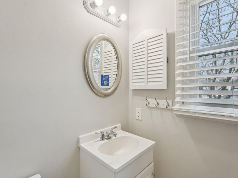 5644 Linworth Road, Columbus, OH 43235 Photo 9