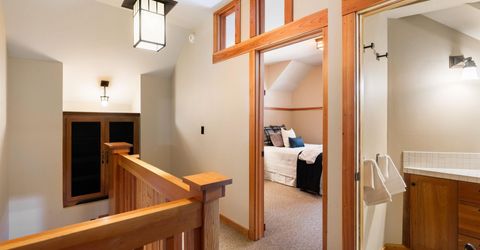 100 Bob Watson, Truckee, CA 96161 Photo
