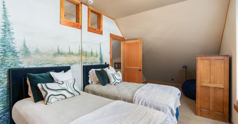 100 Bob Watson, Truckee, CA 96161 Photo