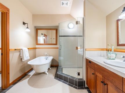 100 Bob Watson, Truckee, CA 96161 Photo