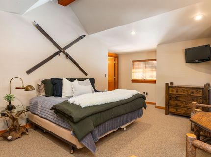 100 Bob Watson, Truckee, CA 96161 Photo
