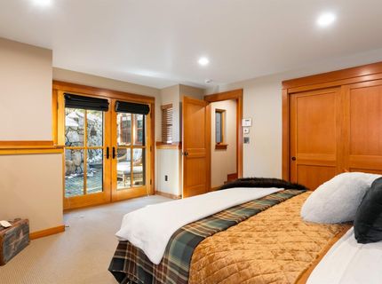 100 Bob Watson, Truckee, CA 96161 Photo