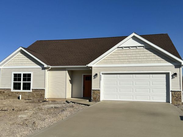 6327 Hunter Wood Drive, Fort Wayne, IN 46835