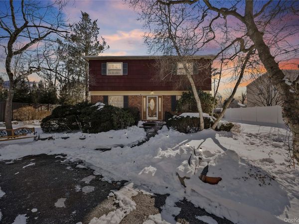 66 Darling Avenue, Smithtown, NY 11787