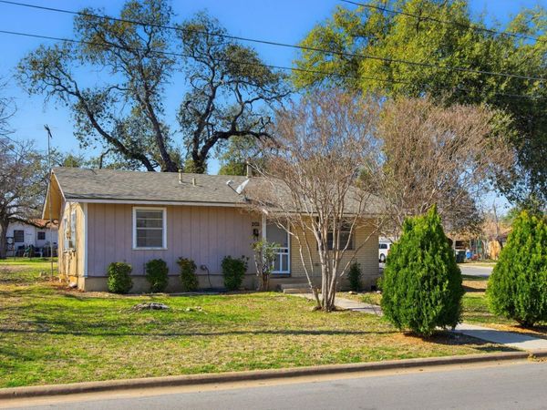 202 Forest ST, Georgetown, TX 78626