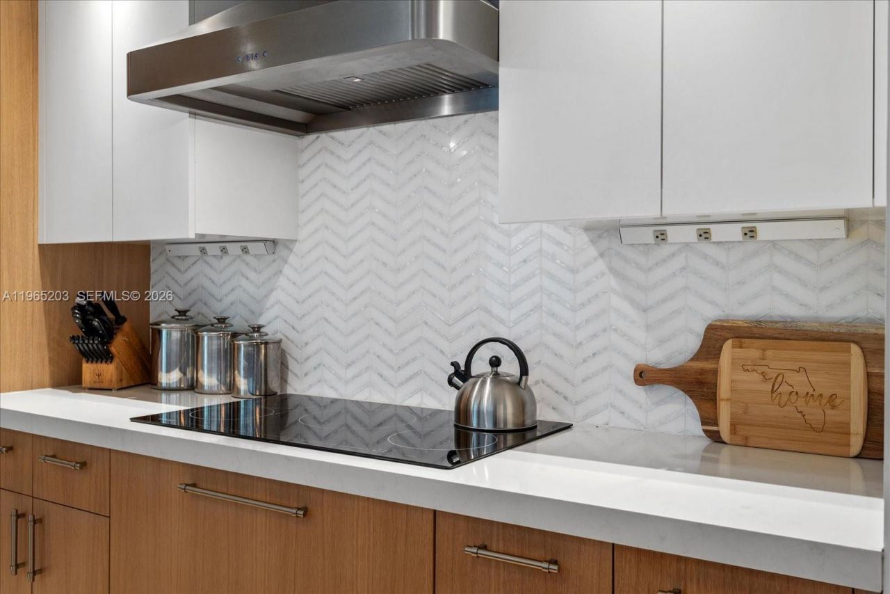 145 Jefferson Ave, Unit 419, Miami Beach, FL 33139 Photo