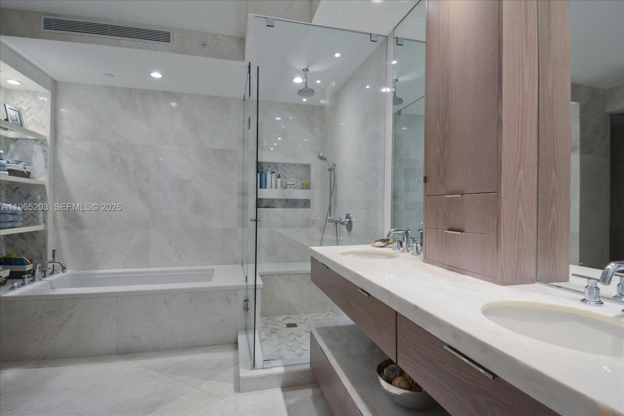 145 Jefferson Ave, Unit 419, Miami Beach, FL 33139 Photo