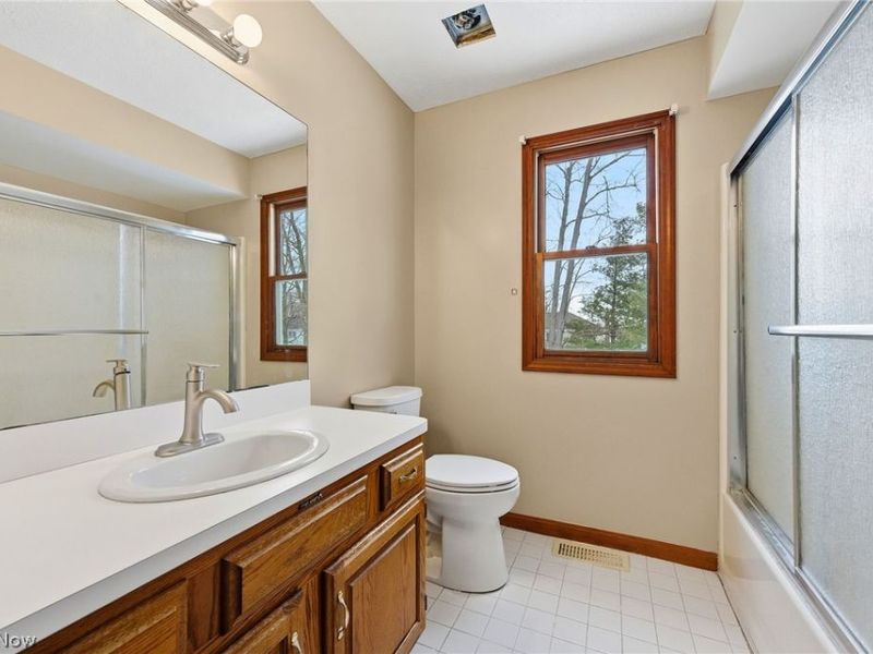 6269 Tourelle Drive, Highland Heights, OH 44143 Photo 32