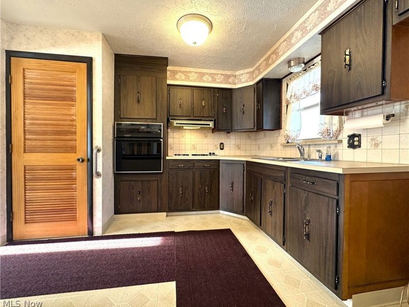 38345 Aurora Road, Solon, OH 44139 Photo 2