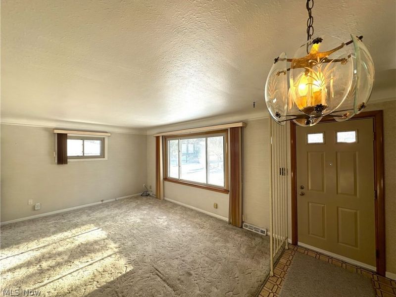 38345 Aurora Road, Solon, OH 44139 Photo 5