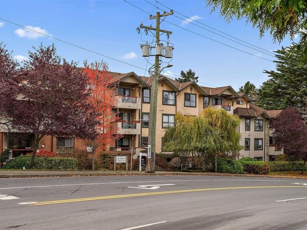 7 Gorge Rd W, Unit 202, Saanich, BC V9A 1L9