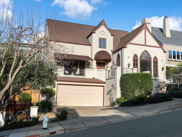 4800 4800 Proctor Ave, Oakland, CA 94618