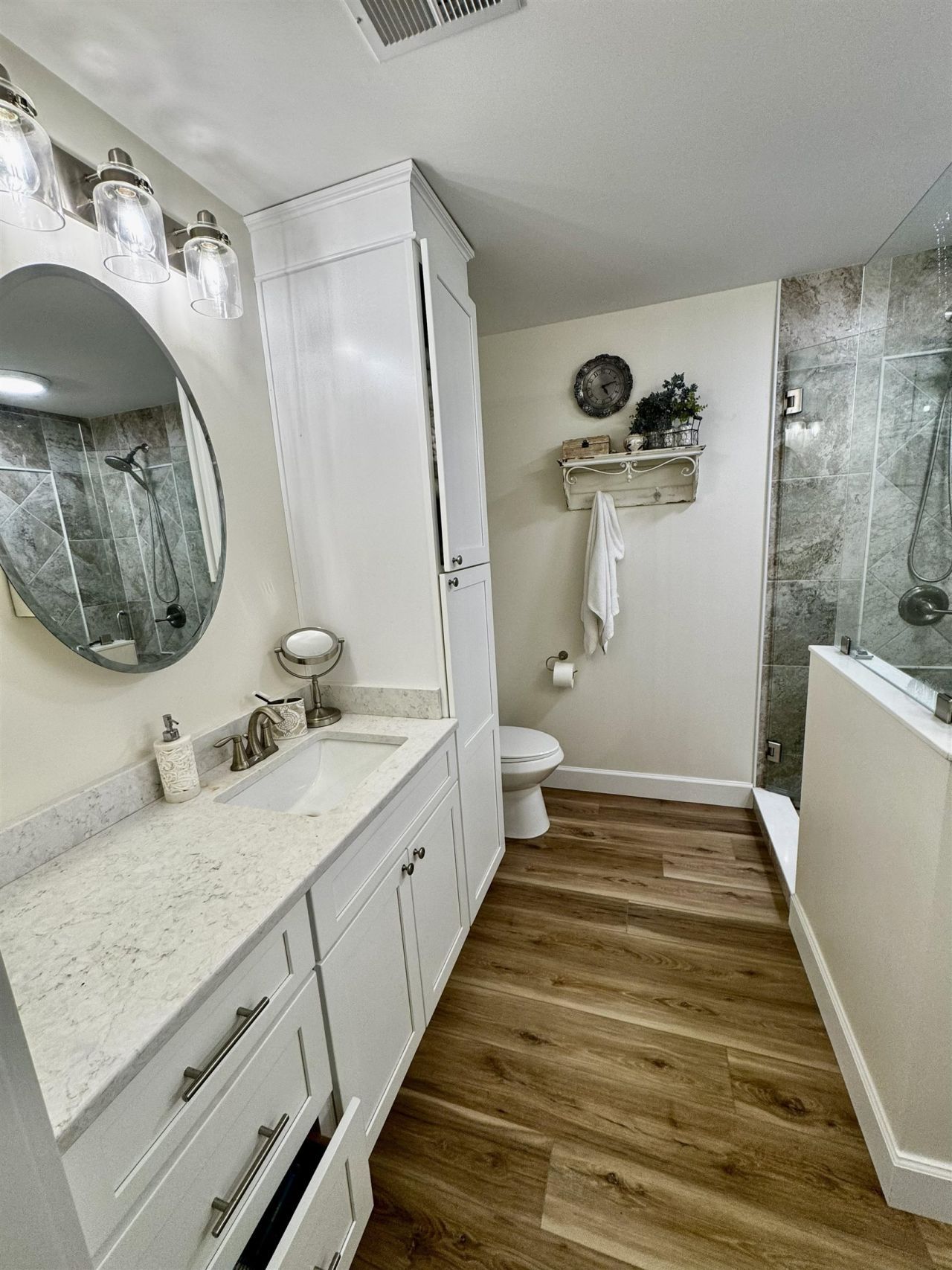 4918 Weatherwood Dr. Photo 19