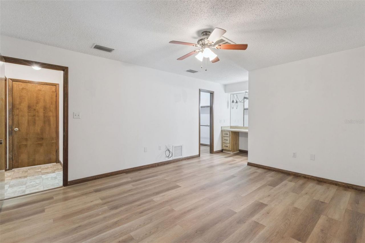 35025 Raintree Drive, Fruitland Park, FL 34731 Photo