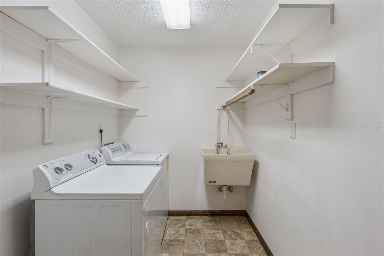 35025 Raintree Drive, Fruitland Park, FL 34731 Photo