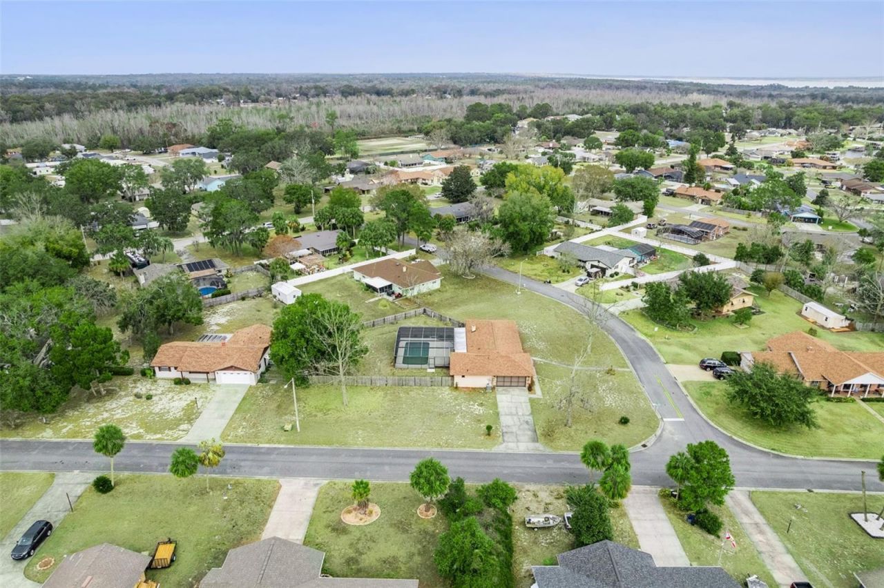35025 Raintree Drive, Fruitland Park, FL 34731 Photo