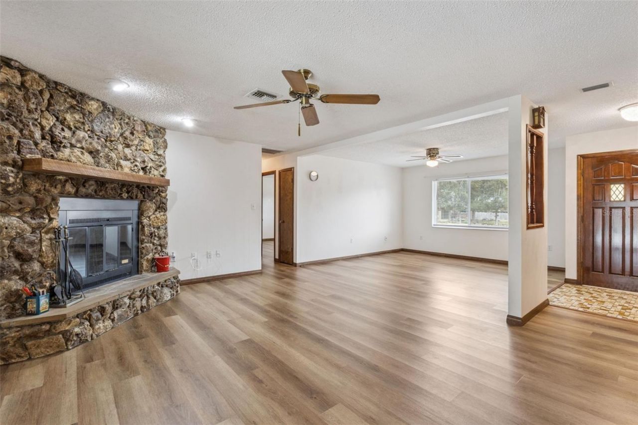 35025 Raintree Drive, Fruitland Park, FL 34731 Photo