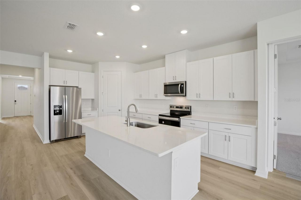 9012 Venetia Court, Palmetto, FL 34221 Photo