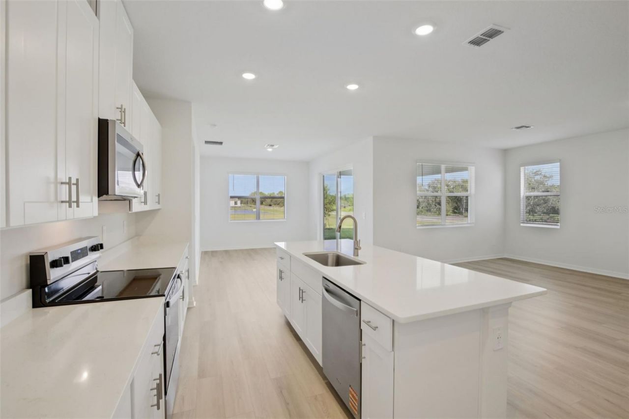 9012 Venetia Court, Palmetto, FL 34221 Photo