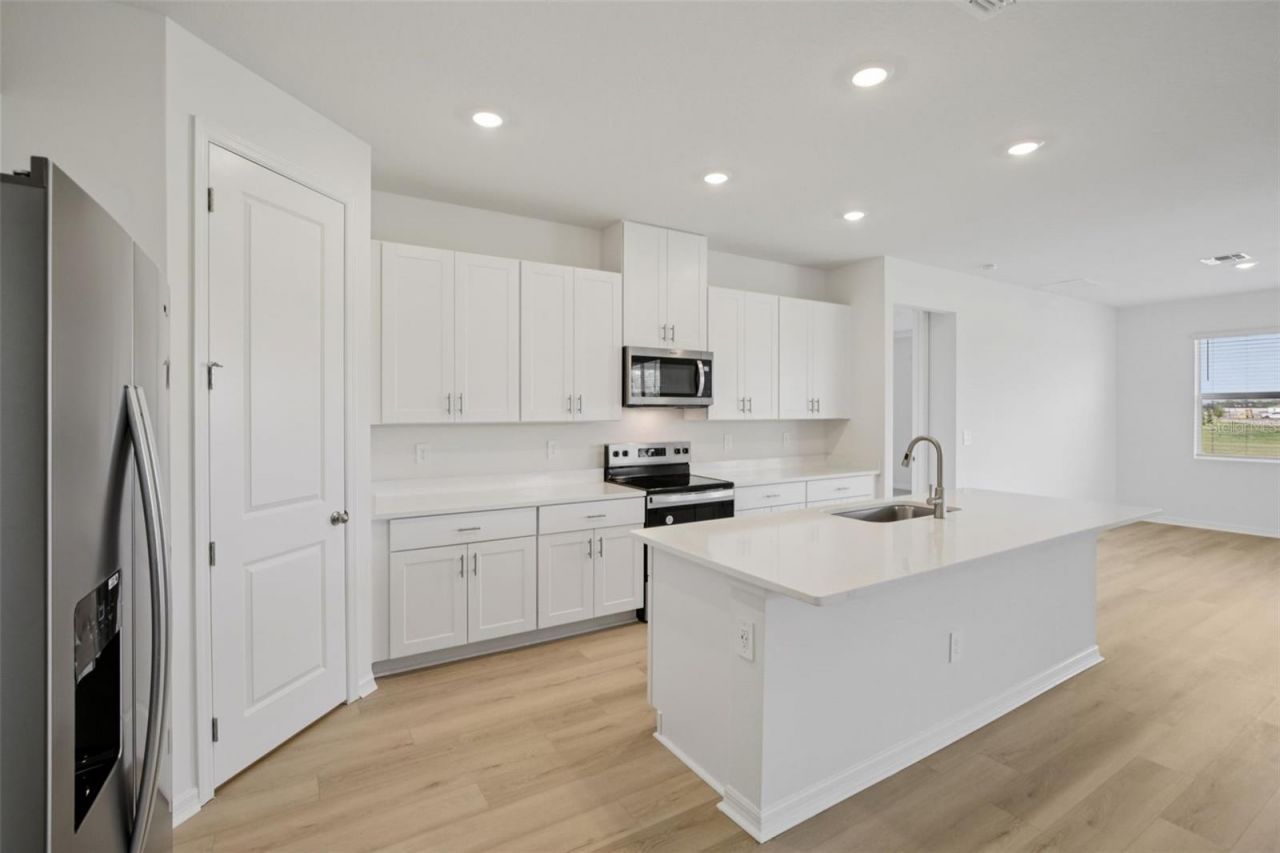 9012 Venetia Court, Palmetto, FL 34221 Photo