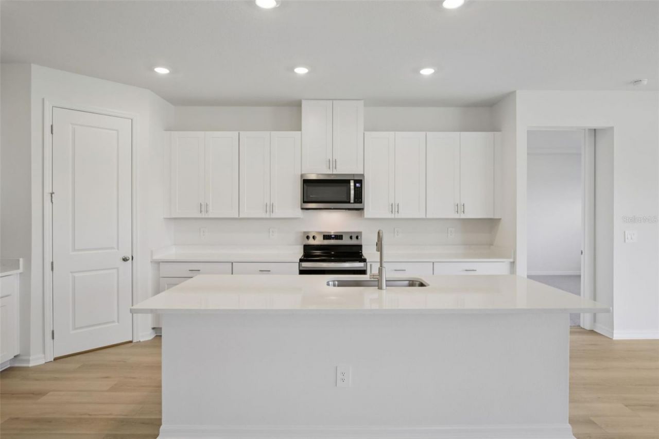 9012 Venetia Court, Palmetto, FL 34221 Photo