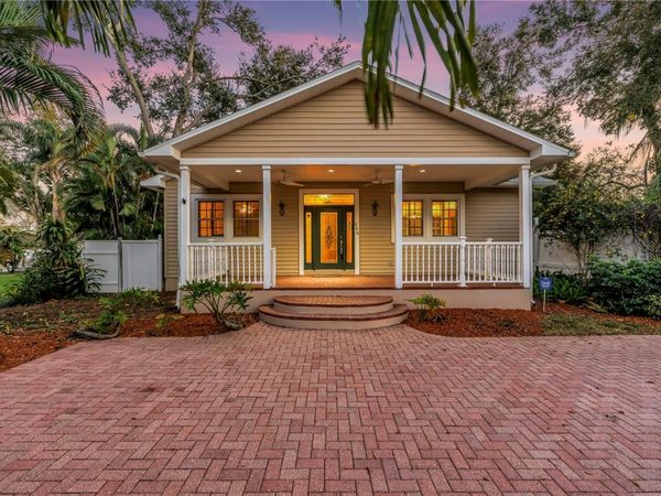 546 26TH AVENUE N, ST PETERSBURG, FL 33704