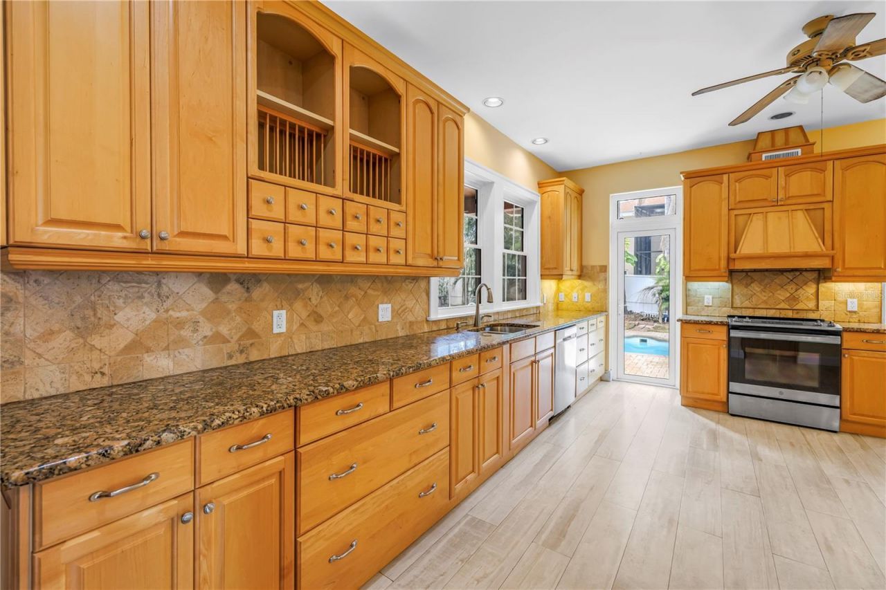 546 26th Avenue N, Saint Petersburg, FL 33704 Photo