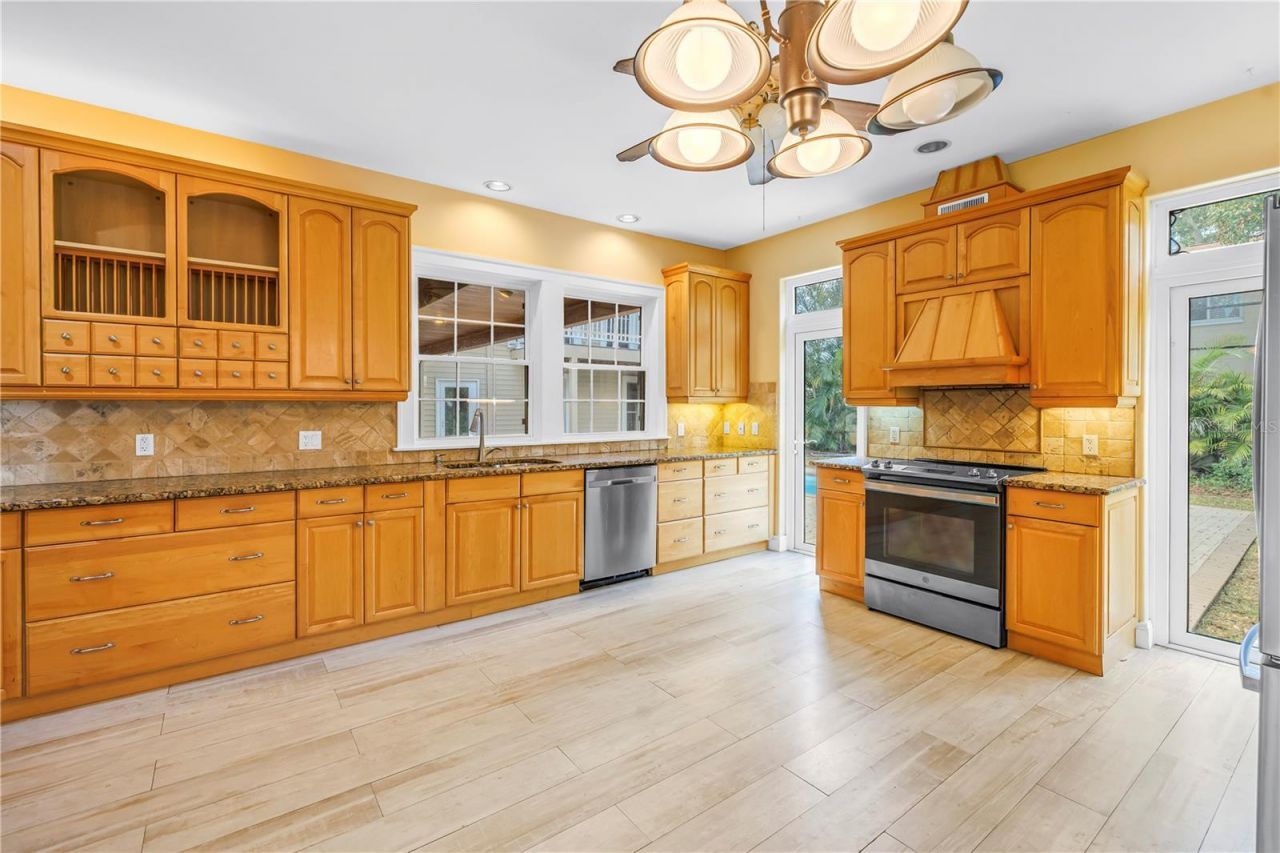 546 26th Avenue N, Saint Petersburg, FL 33704 Photo