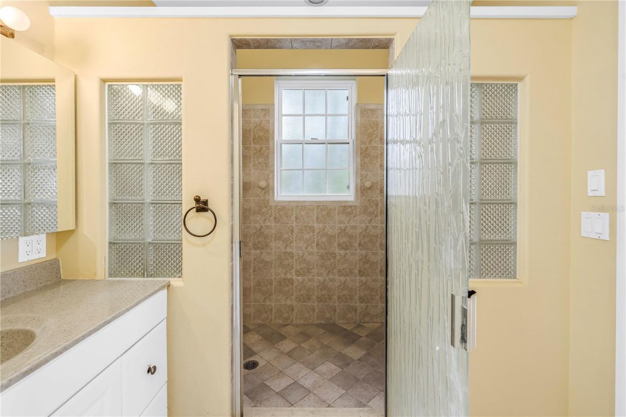 546 26th Avenue N, Saint Petersburg, FL 33704 Photo