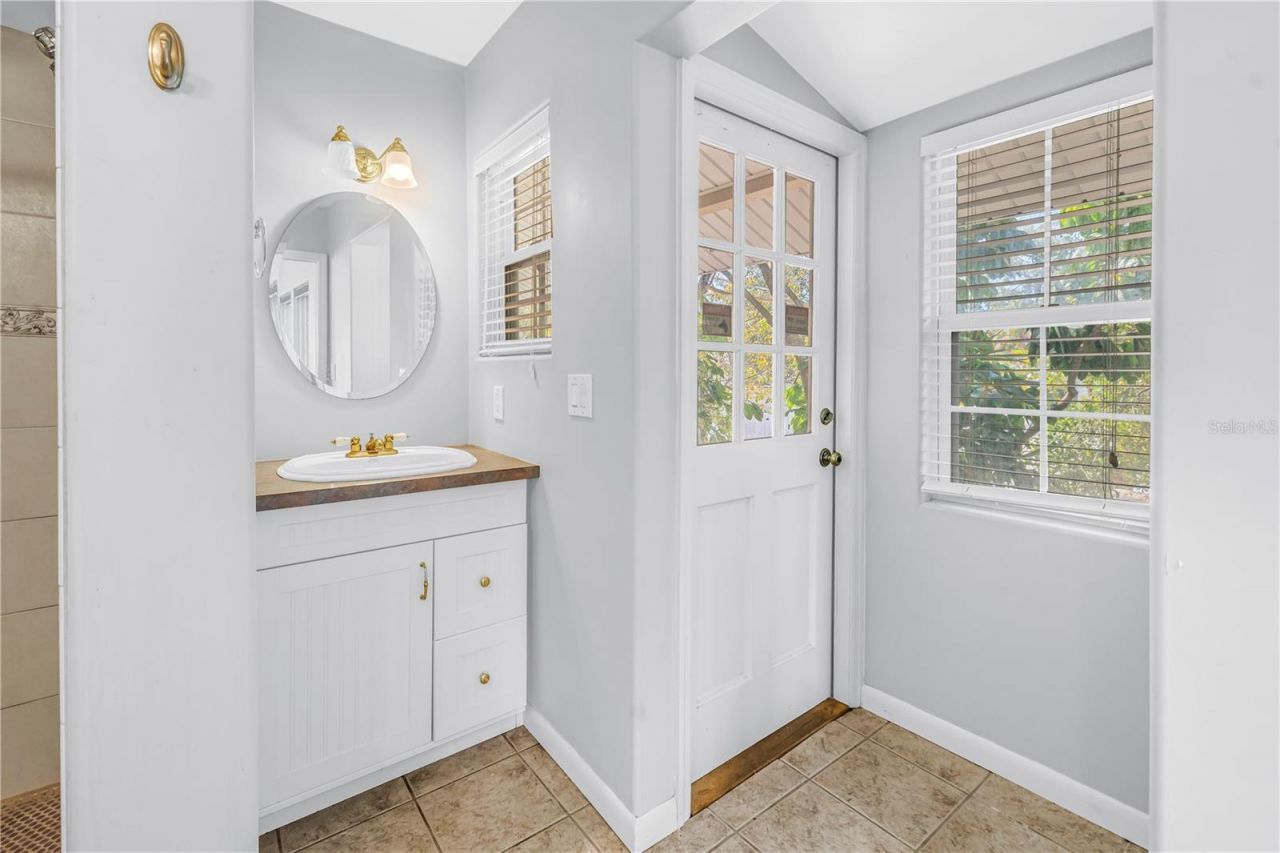 546 26th Avenue N, Saint Petersburg, FL 33704 Photo